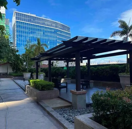 Venice Luxury Linked To Venice Mall, Nr Naia Apartment Manila