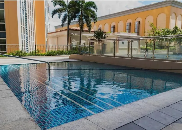 Venice Luxury Linked To Venice Mall, Nr Naia * Manila