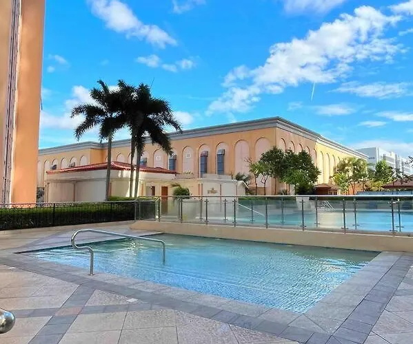 Venice Luxury Linked To Venice Mall, Nr Naia Apartment Manila
